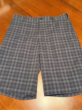 Nike Golf Mens Size 30X11 Performance Shorts Dark Gray Plaid Dri-Fit Stretch